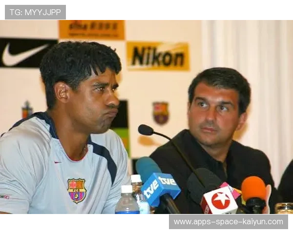 巴萨主席拉波尔塔临危不乱！提前选举力挽狂澜